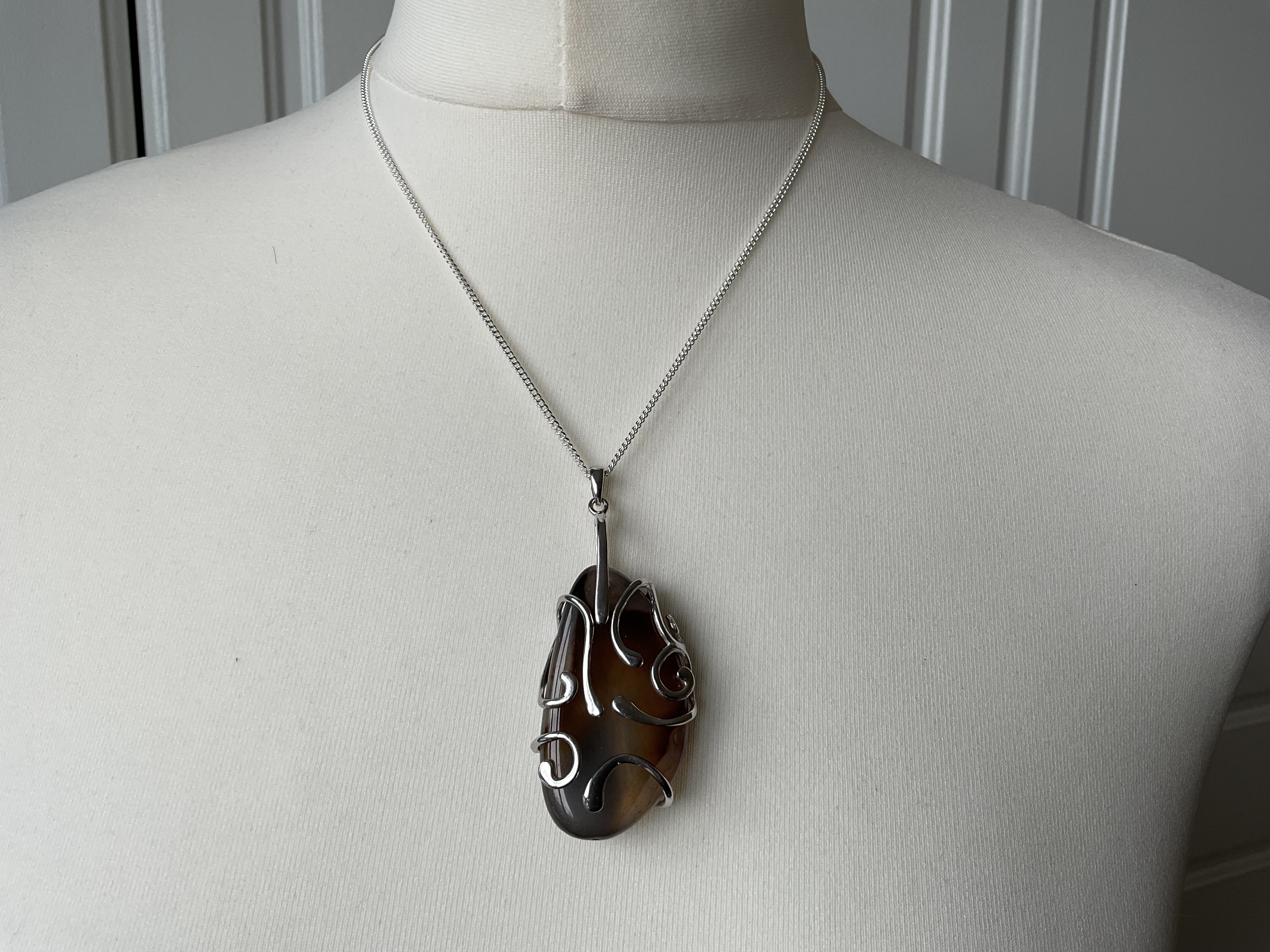 Agate Gemstone Pendant & Chain